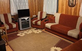 Bahar Apart